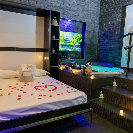 Lungomare Suite & Spa Наполи Екстериор снимка