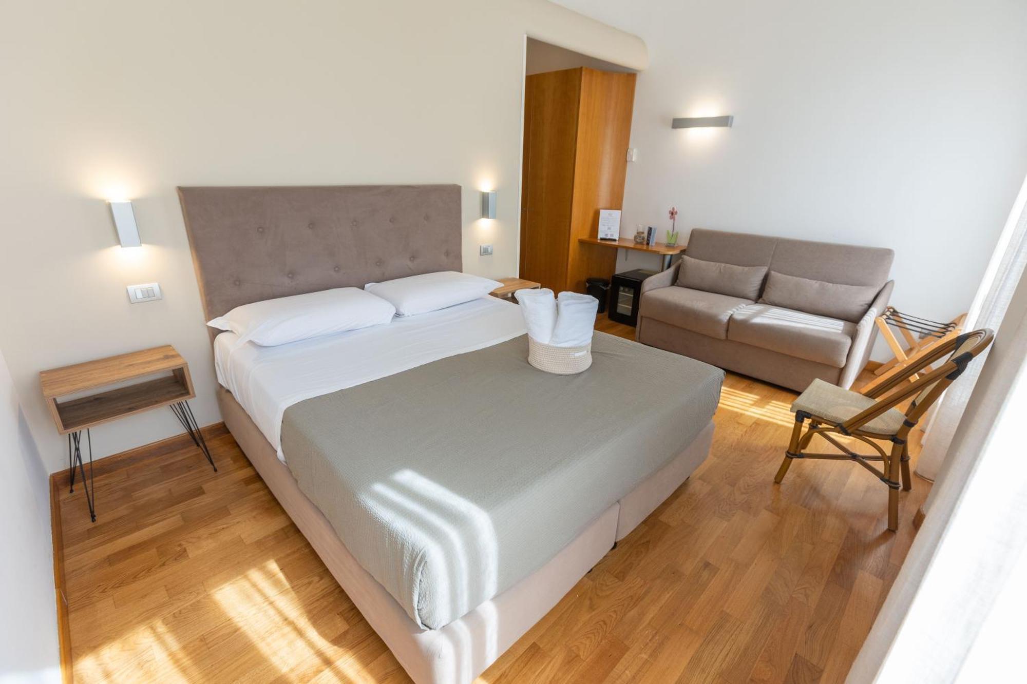 Lungomare Suite & Spa Наполи Екстериор снимка