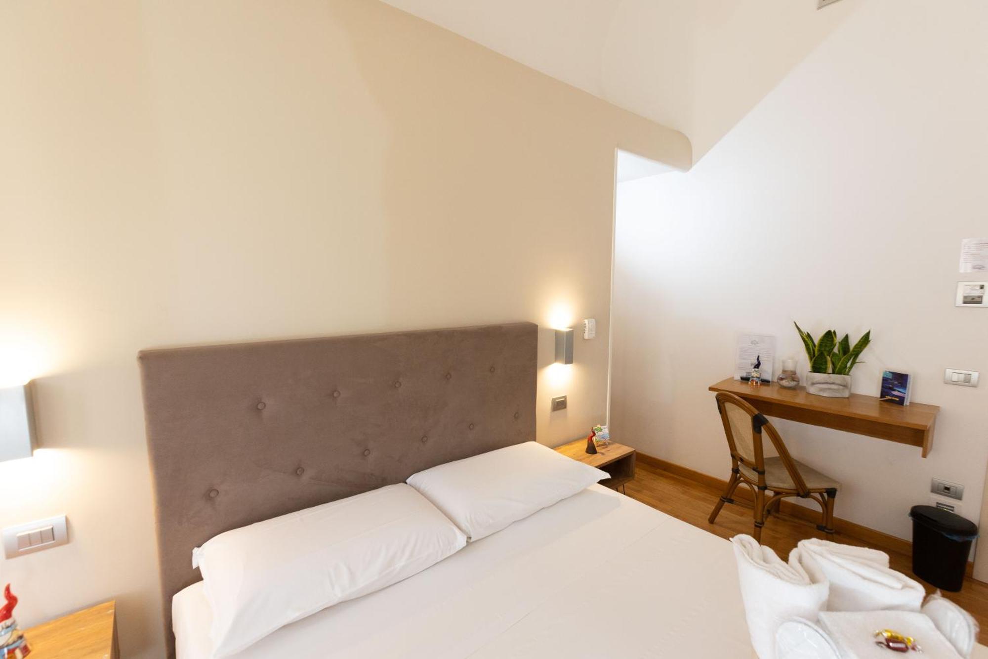 Lungomare Suite & Spa Наполи Екстериор снимка