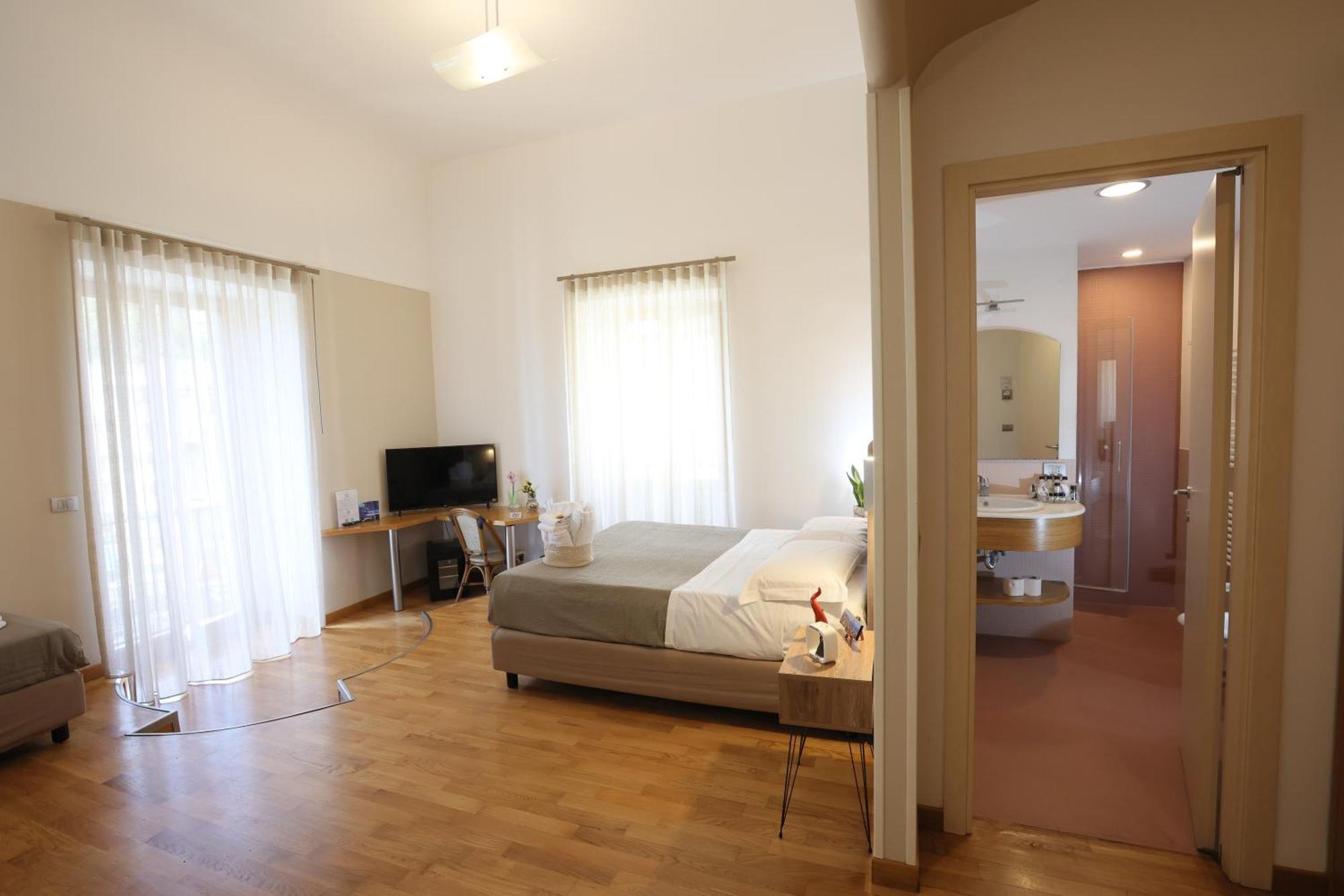 Lungomare Suite & Spa Наполи Екстериор снимка